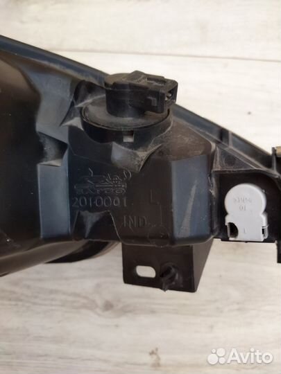 Фара Peugeot 206