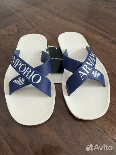 Шлёпанцы новые Armani