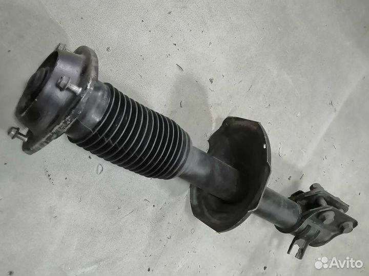 Амортизатор передний правый Subaru Forester (SF5)