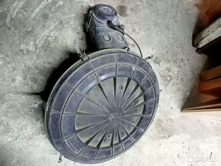 Корпус воздушного фильтра Ауди 100 с3