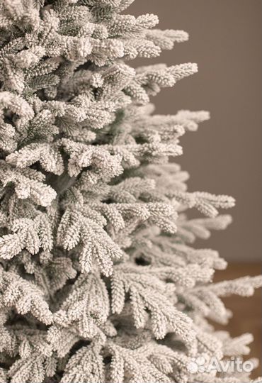 Елка искусственная заснеженная