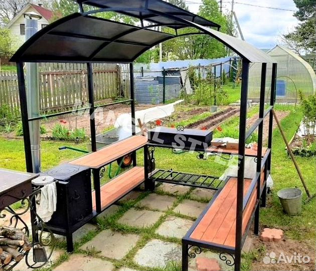 Беседка с мангалом