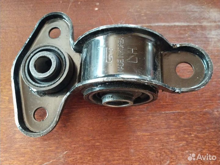 Сайлентблок переднего рычага Hyundai-5458035000