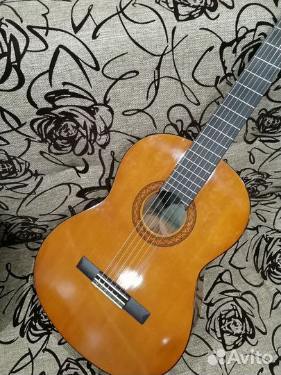 Классическая гитара yamaha c40, чехол, струны