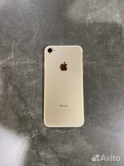 Телефон iPhone 7