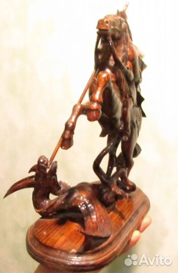 Деревянная скульптура Георгий победоносец