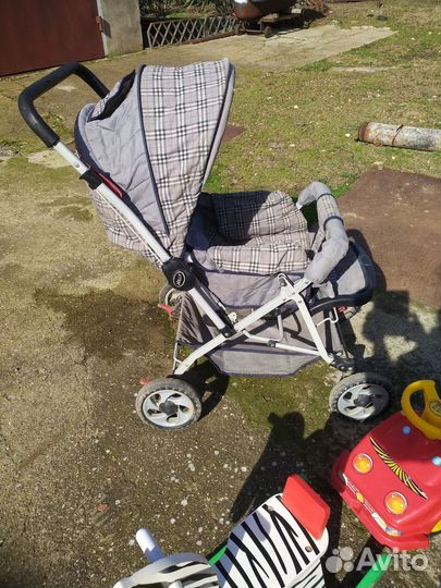 Прогулочная коляска,машинка и конь-качалка