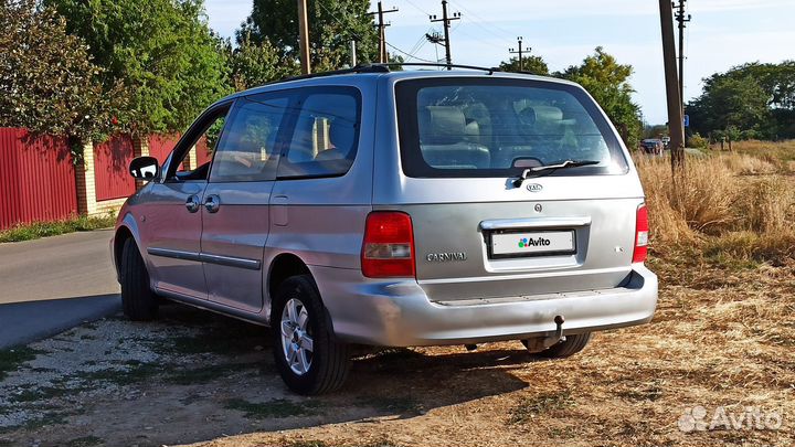 Kia Carnival, 2003