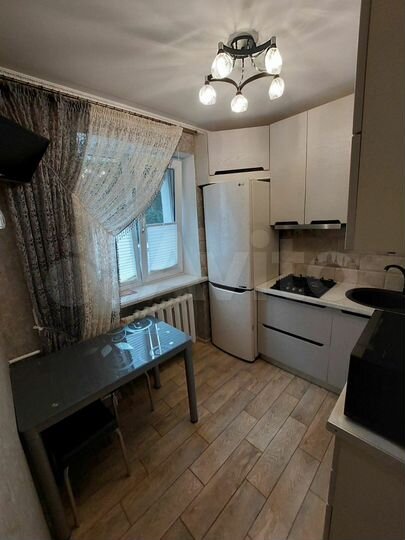 2-к. квартира, 43 м², 2/5 эт.