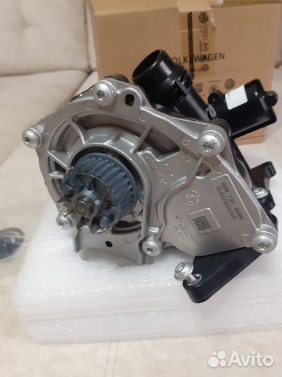Помпа шкода 1.8 GEN3 / 06L121111H