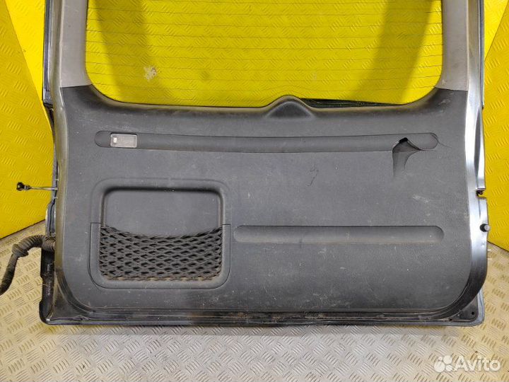 Обшивка крышки багажника Toyota Rav 4 (Xa30)