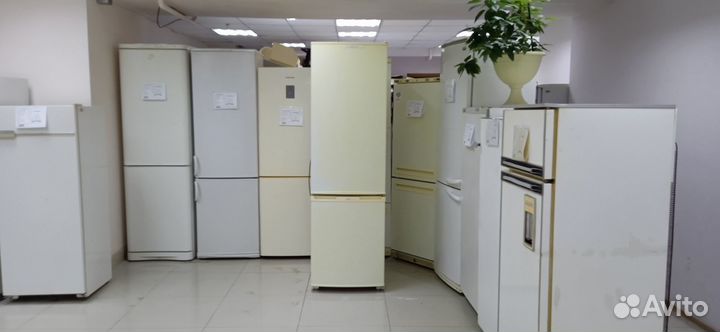 Холодильник Бирюса