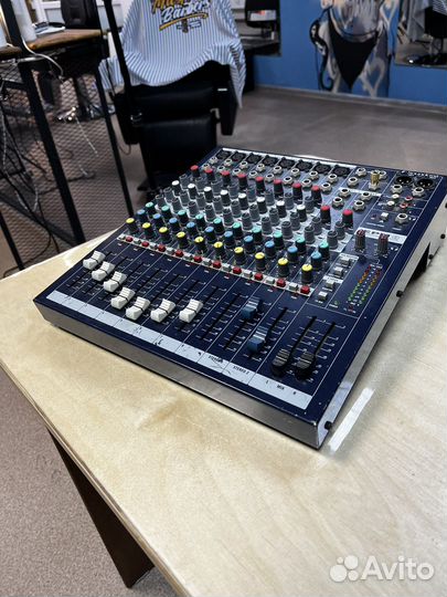 Пульт soundcraft epm8
