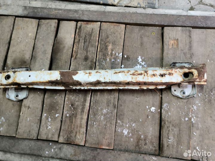 Усилитель заднего бампера