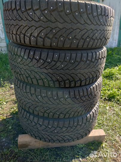 Pirelli Formula Ice 215/65 R16 98T