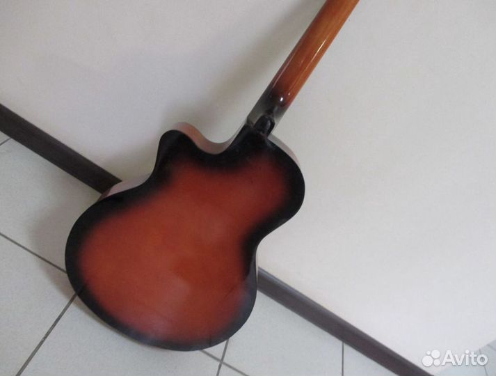 Гитара новая