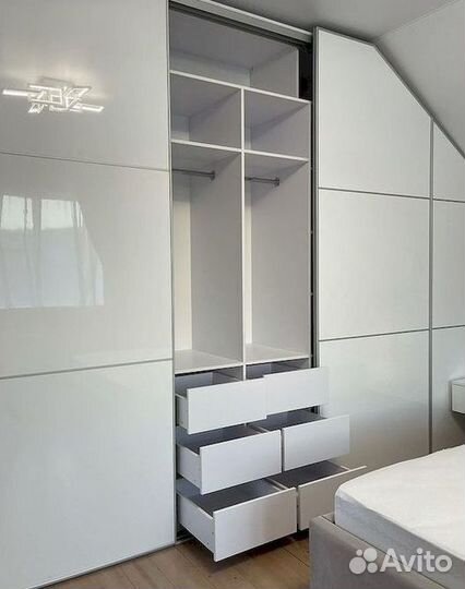 Шкаф распашной