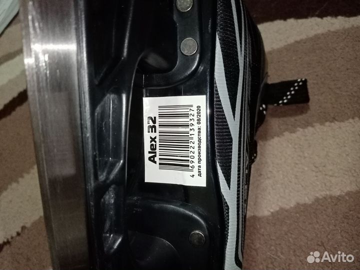 Коньки хоккейные