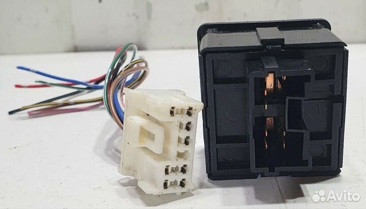 Кнопка обогрева сидений с разъёмом Mitsubishi