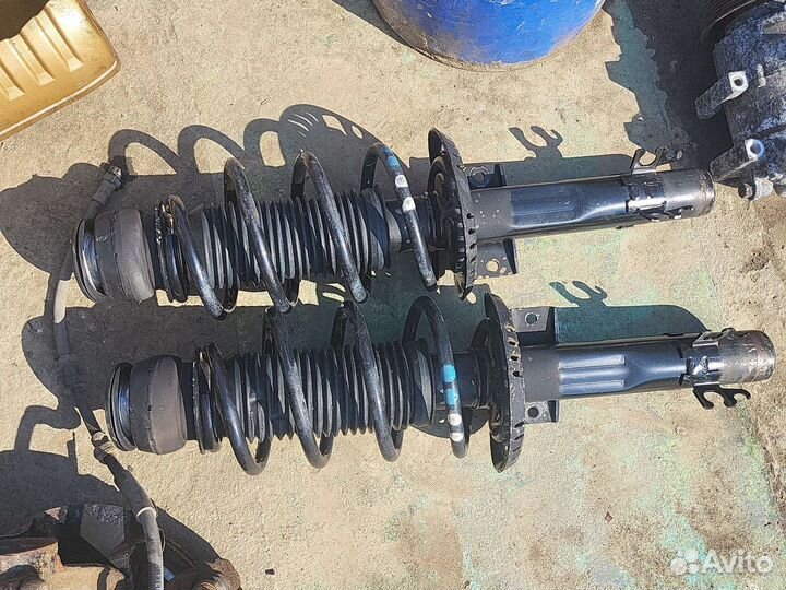 Volkswagen polo 5 - стойки передние