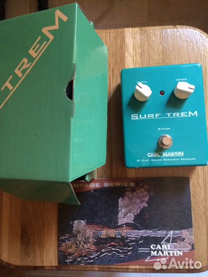 Педаль эффектов для гитары carl martin Surf Trem
