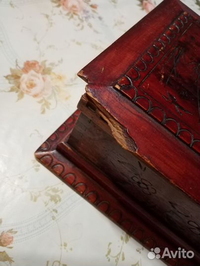 Деревянная шкатулка старинная