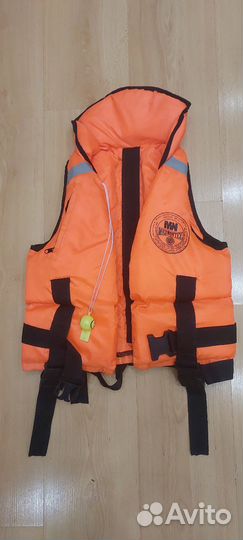 Спасательный жилет бу