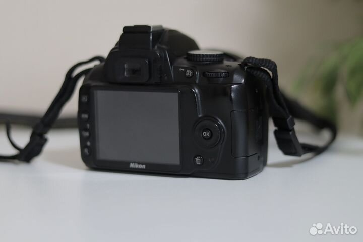 Зеркальный фотоаппарат Nikon D3000