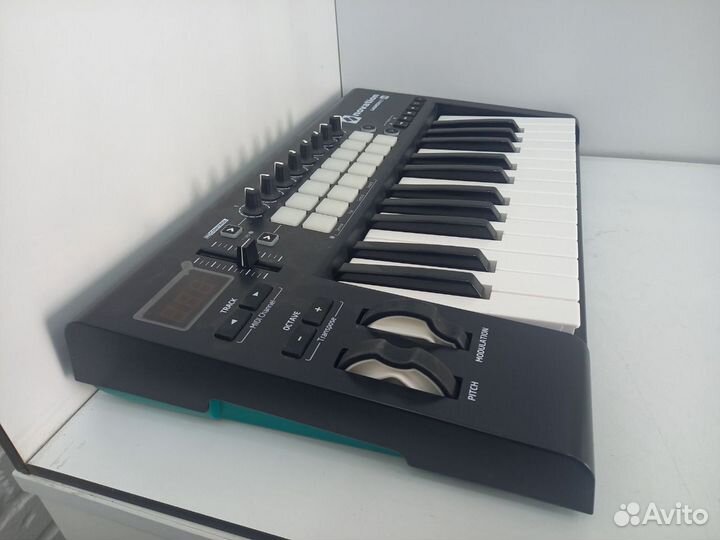 Midi-клавиатура Novation Launchkey 25 MK2