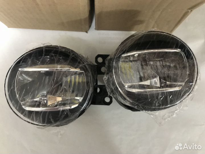 Фары противотуманные Toyota