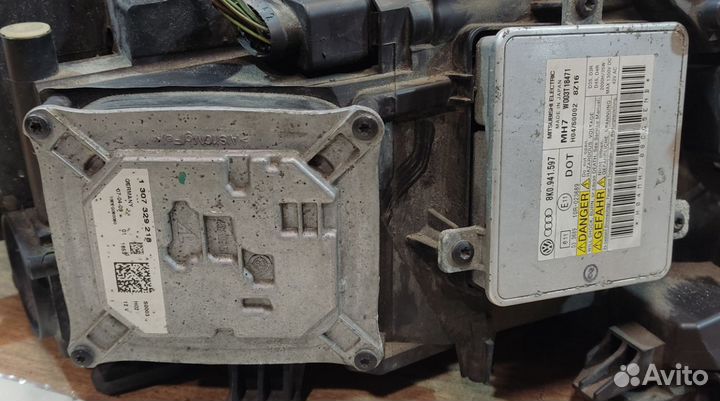 Фара левая адаптивный ксенон Audi A4 B8, 2010г