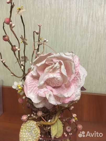 Ваза с искусственными цветами цветочная композиция