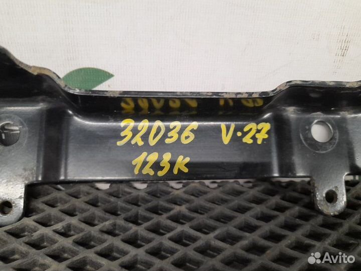 Кронштейн подножки Volvo Fm