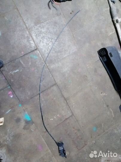 Трос открывания капота Opel Corsa D