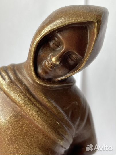 Бронзовая девочка