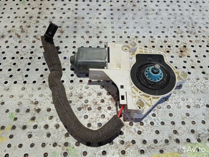 Мотор стеклоподъемника Skoda Yeti 1.8 tsi 4wd