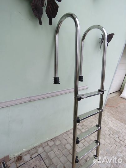 Лестница для бассейна