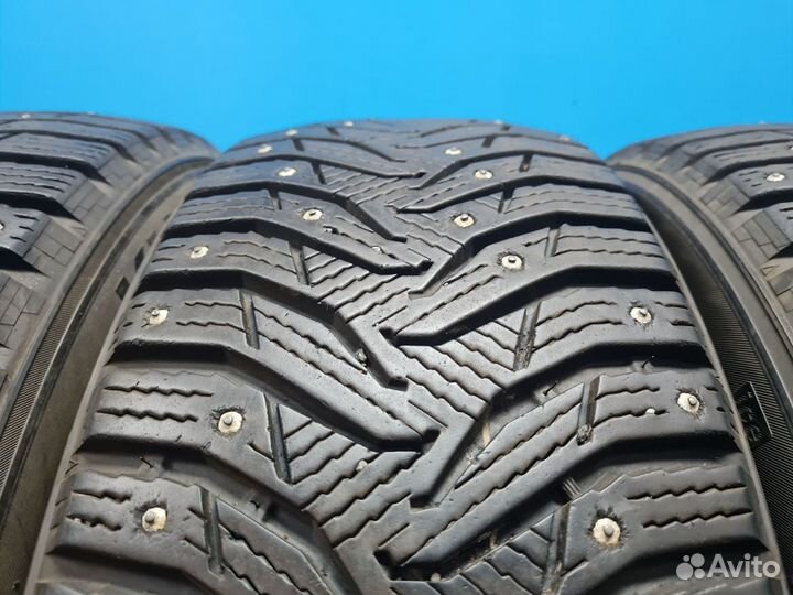 Kumho WinterCraft Ice WI31 215/60 R17 96V