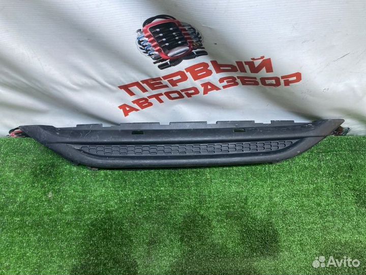 Накладка решетки радиатора Peugeot 208 2012-2019