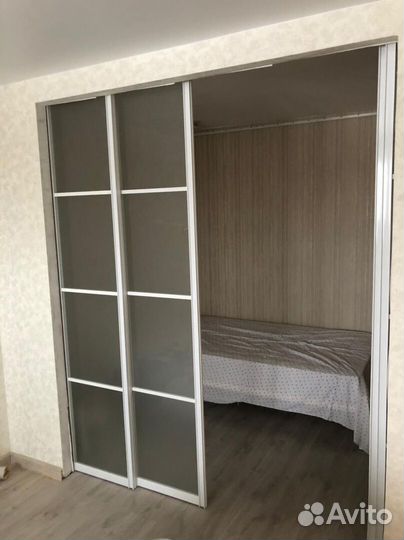 Стеклянная перегородка