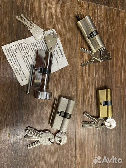 Вставка цилиндрическая замок новая