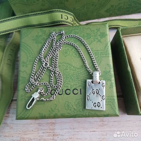 Кулон с цепочкой Gucci Ghost