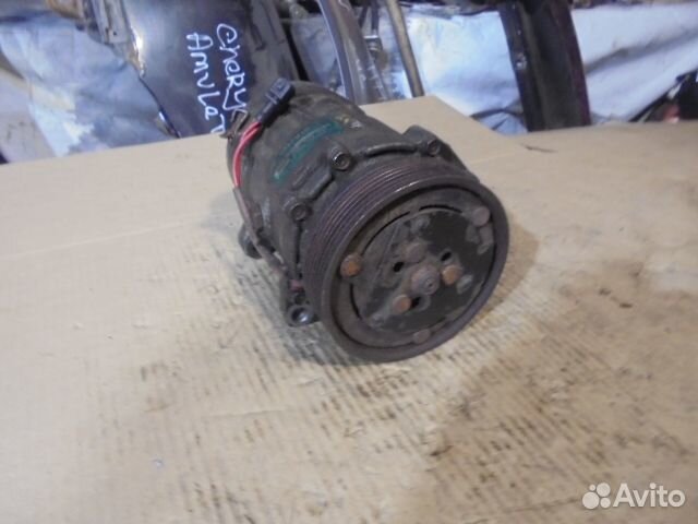 Компрессор кондиционера 7MO820803C VW Sharan 96-00