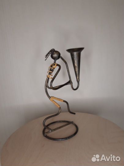 Продам подсвечник «Саксофонист»