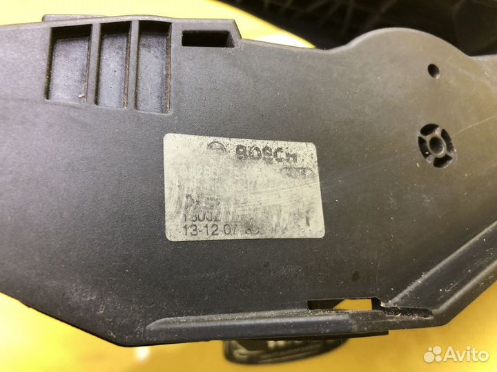 Педаль газа infiniti Q50 AWD V37