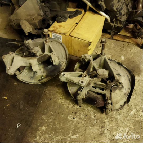 Кулак задний пассат б-6