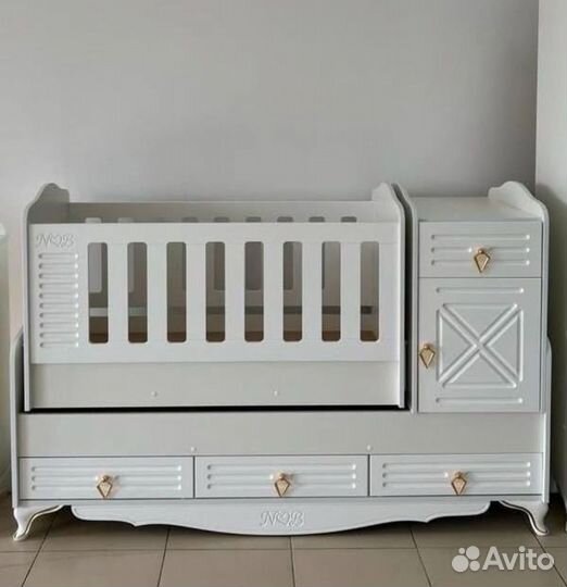 Детская кроватка. Шкаф 