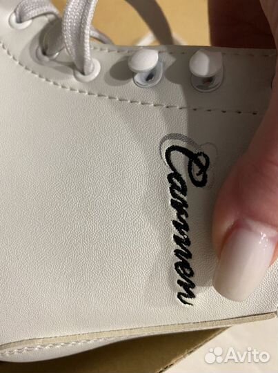 Коньки фигурные женские