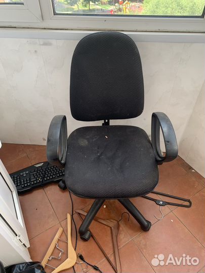 Офисное кресло