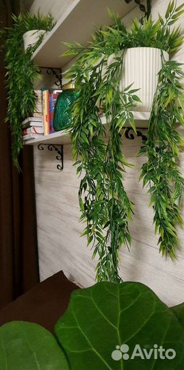 Искуственные ветки в горшке